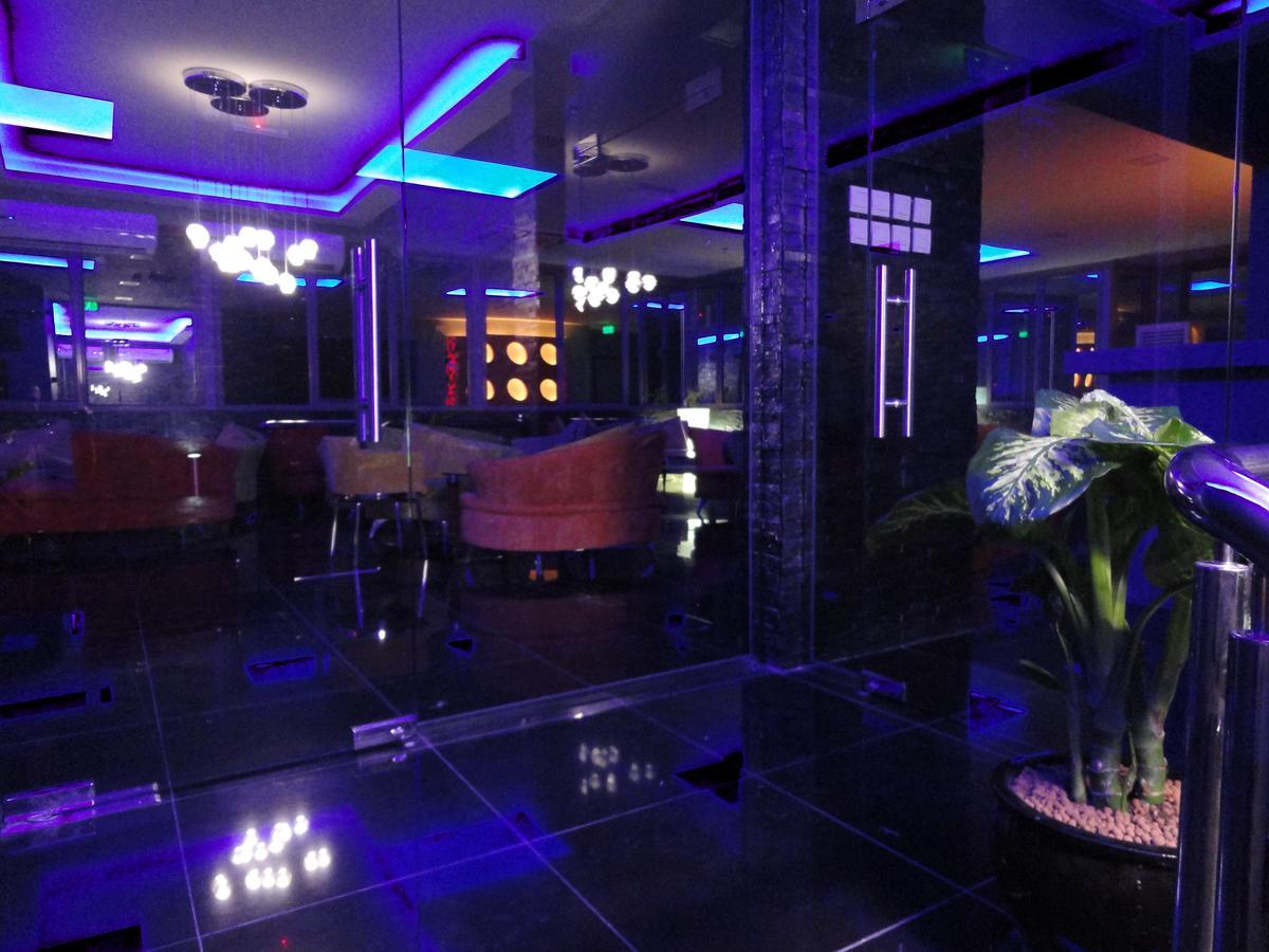 Al Andalus Plaza Hotel Manama Exteriör bild