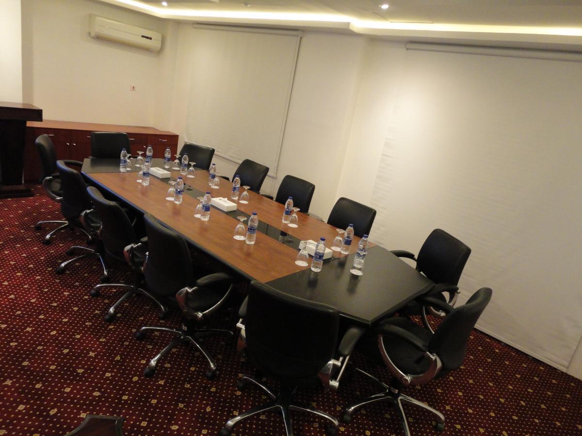 Al Andalus Plaza Hotel Manama Exteriör bild